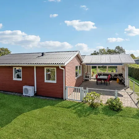 Stunning In Haderslev With Kitchen * Diernæs